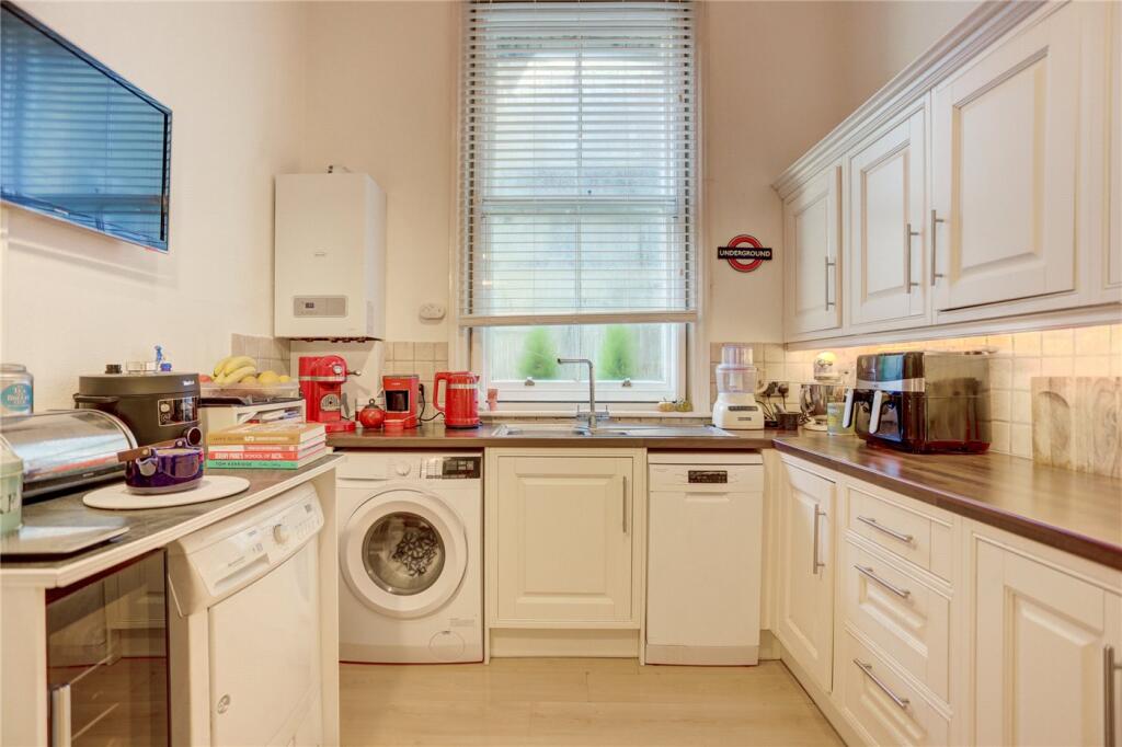 Additional property image - Grand Avenue, Hove, East Sussex, BN3