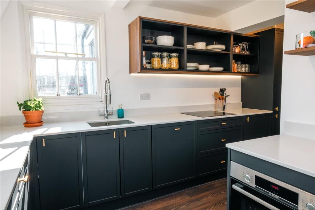 Additional property image - Montpelier Crescent, Brighton, East Sussex, BN1