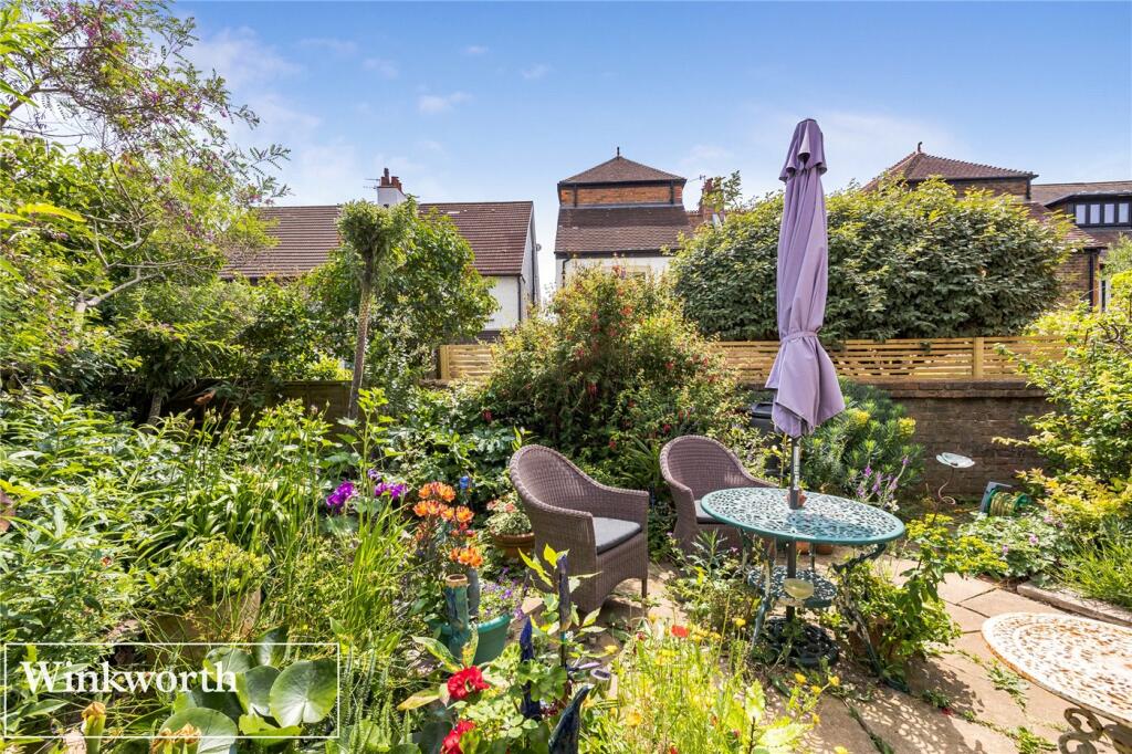 2 bedroom apartment for sale in Bigwood Avenue, Hove, East Sussex, BN3