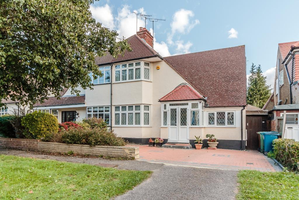 4 bedroom semidetached house for sale in The Avenue, Pinner, HA5