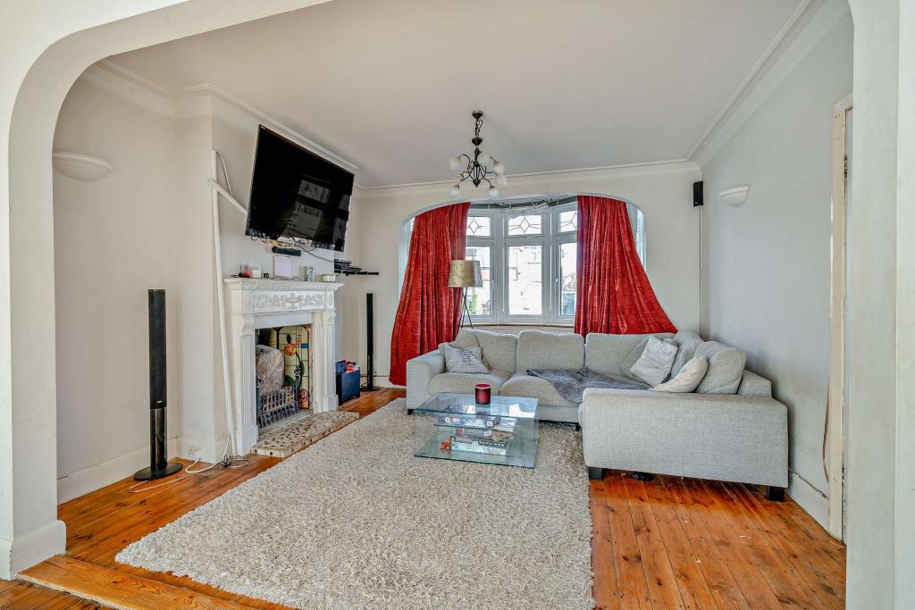 4 bedroom semidetached house for sale in Birkdale Avenue, Pinner, HA5