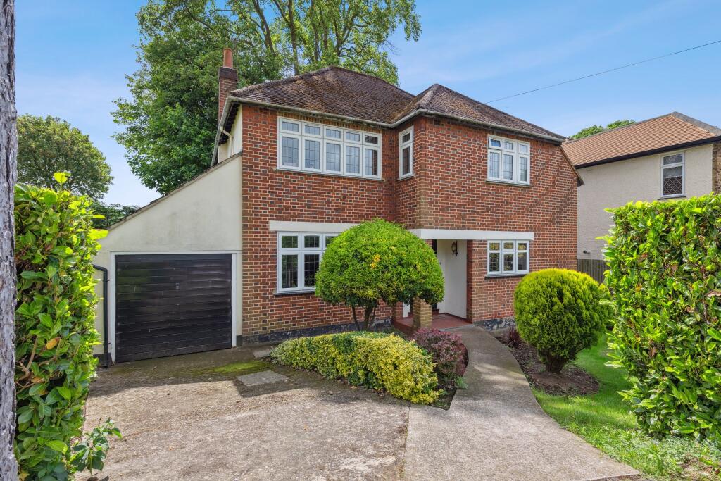 4 bedroom detached house for sale in Park View, Hatch End, Pinner, HA5