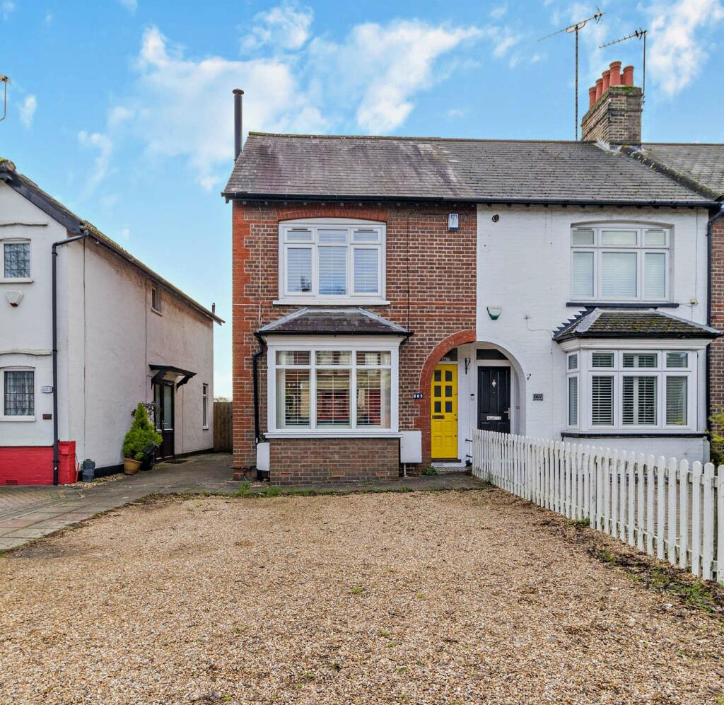 3 bedroom end of terrace house for sale in Pinner Road, Pinner, HA5