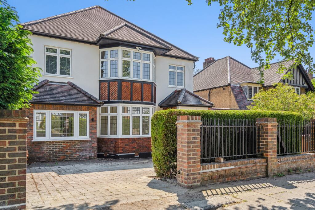 5 bedroom detached house for sale in Towers Road, Hatch End, Pinner HA5