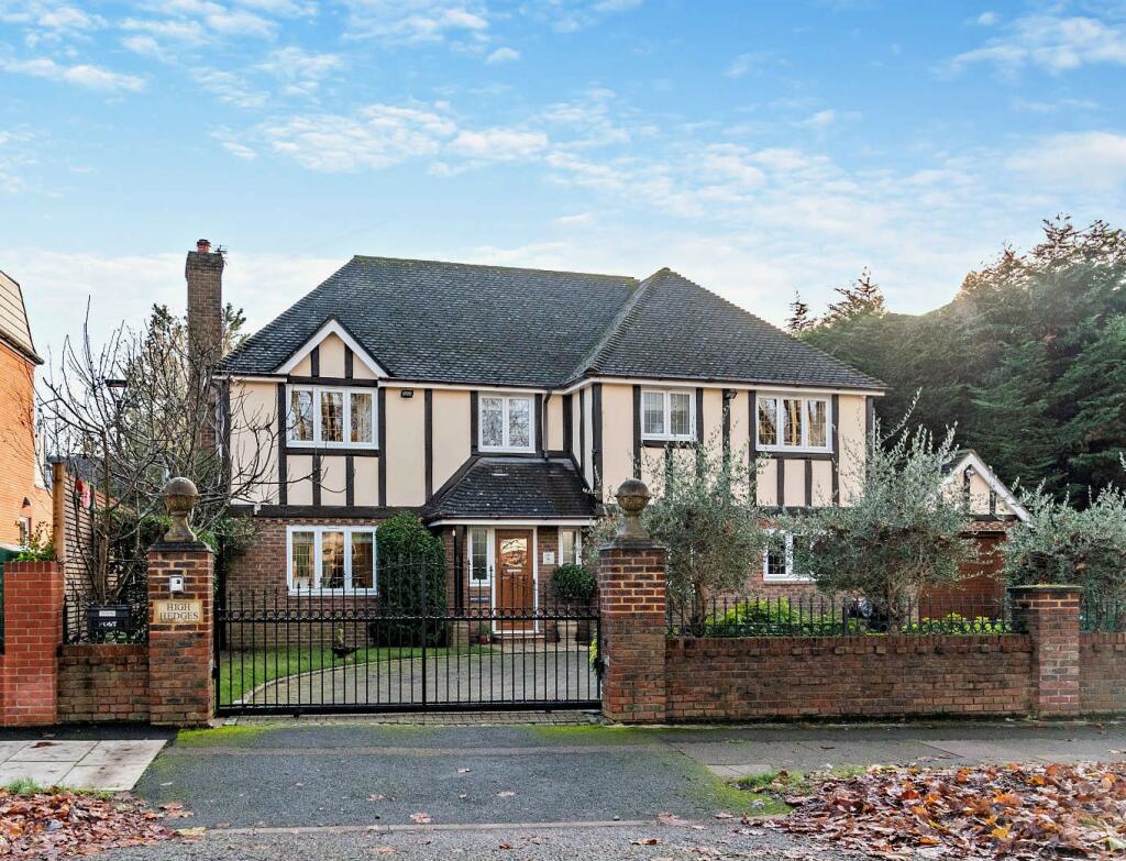 4 bedroom detached house for sale in Royston Grove, Hatch End, Pinner HA5