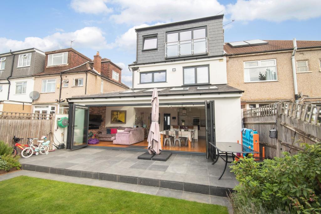 5 bedroom semidetached house for sale in St Michaels Crescent, Pinner