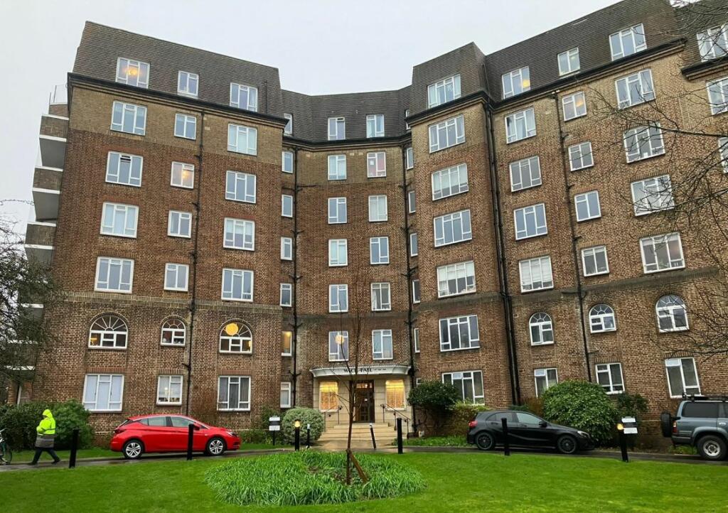 2 bedroom apartment for sale in 128 Wick Hall, Furze Hill, Hove, BN3