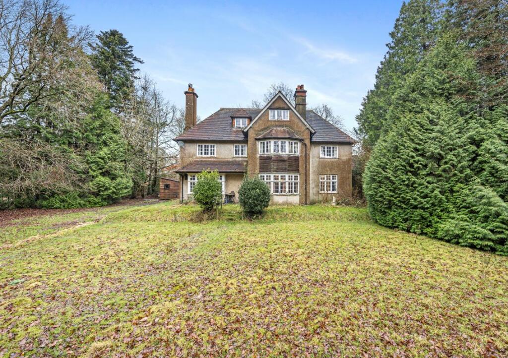 5 bedroom detached house for sale in Little Heavegate, Warren Road