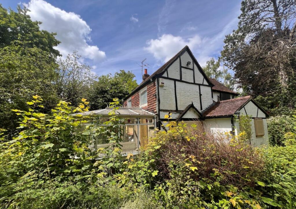 2 bedroom detached house for sale in Rosemary Cottage, Reigate Road