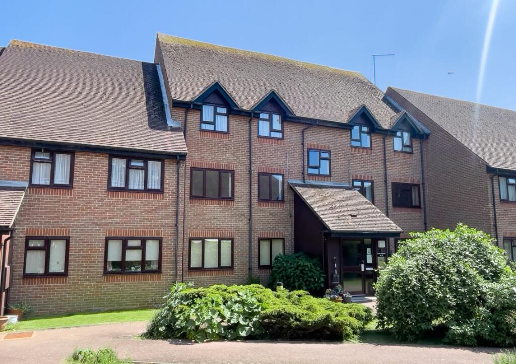 2 bedroom retirement property for sale in Flat 19 Gateway Lodge