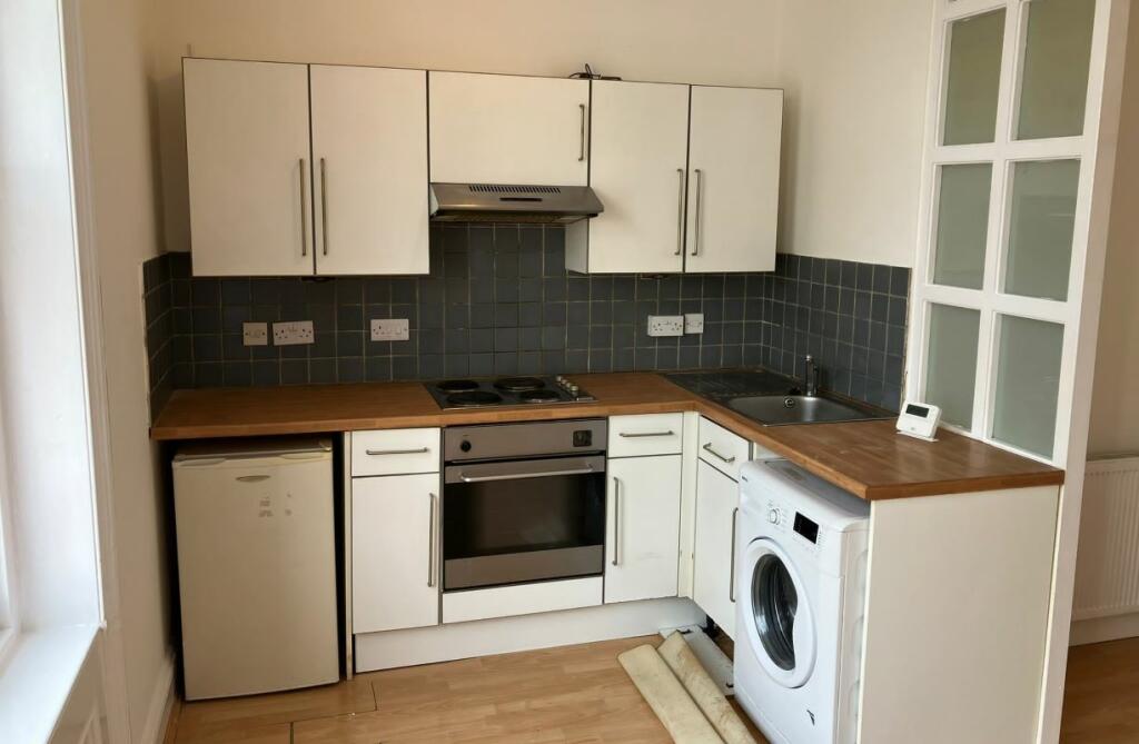 Additional property image - 190 Church Road, Hove, East Sussex, BN3 2DJ
