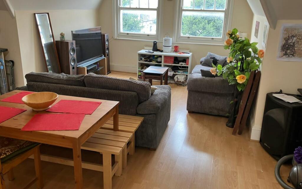 Additional property image - 190 Church Road, Hove, East Sussex, BN3 2DJ
