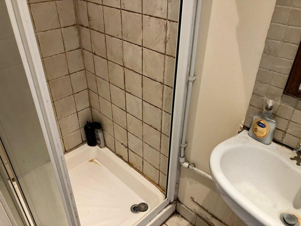 Additional property image - 190 Church Road, Hove, East Sussex, BN3 2DJ