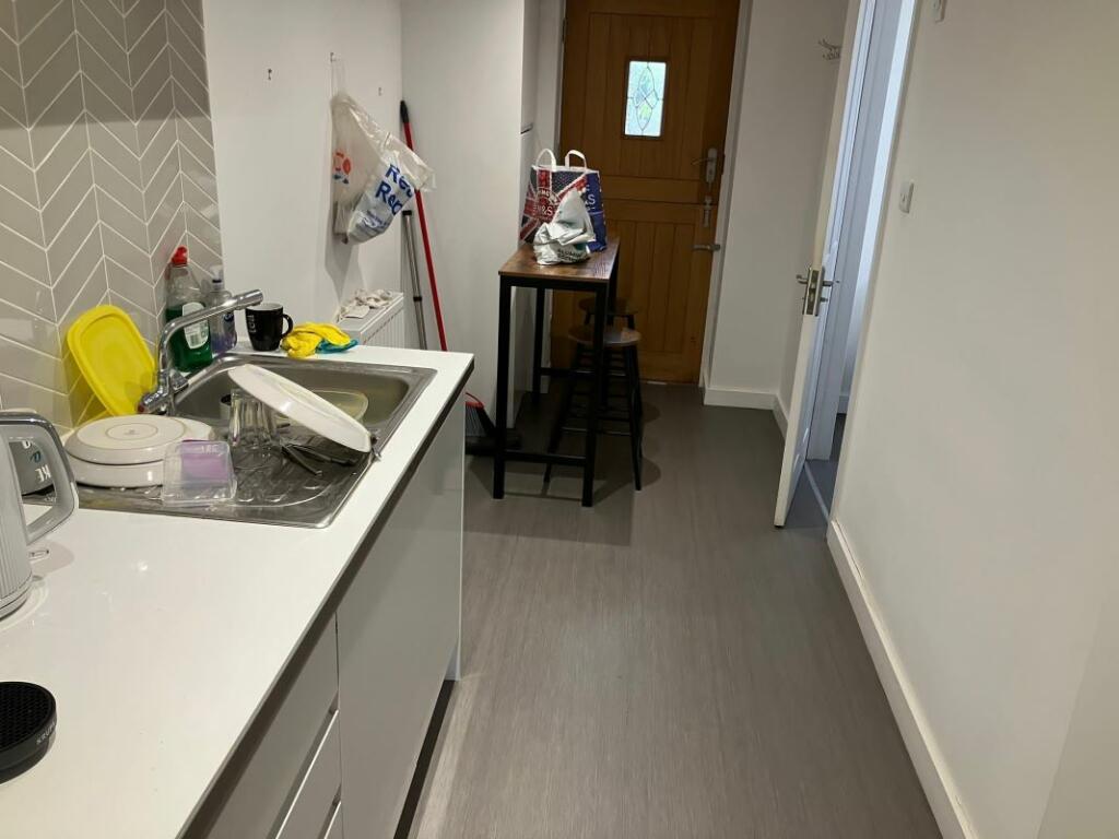 Additional property image - 190 Church Road, Hove, East Sussex, BN3 2DJ