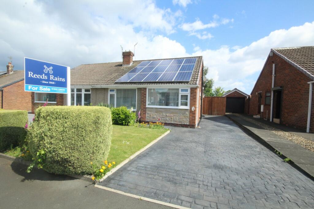 2 bedroom bungalow for sale in Yearby Close, Acklam, Middlesbrough