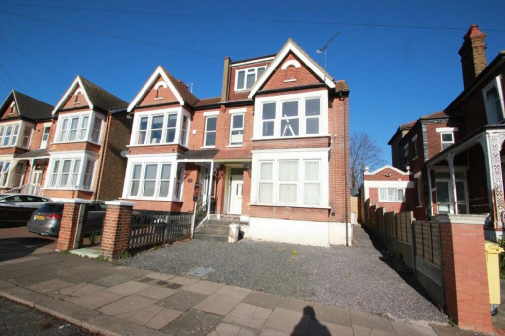 1 bedroom flat for sale in York Road, Southend On Sea, SS1