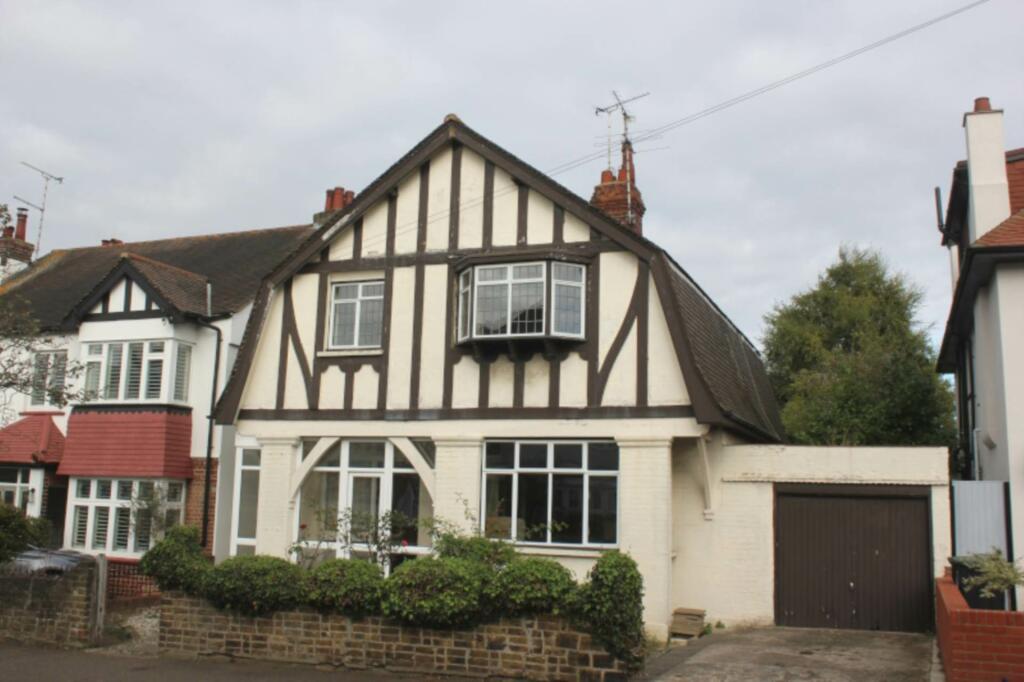 4 bedroom detached house for sale in Harley Street, Leigh On Sea, SS9