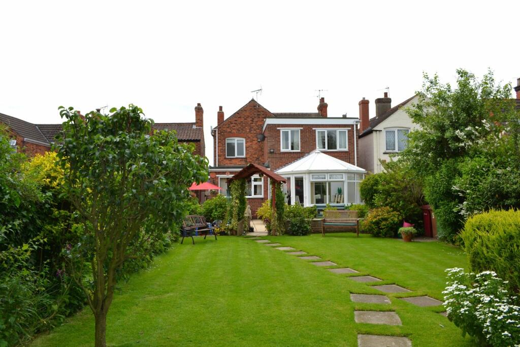 3 bedroom detached house for sale in Colton Street, Brigg, DN20