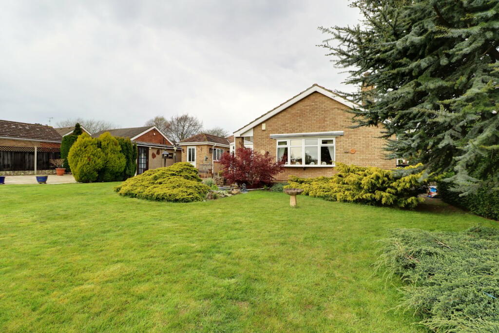 3 bedroom bungalow for sale in Messingham Lane, Scawby, Brigg, DN20
