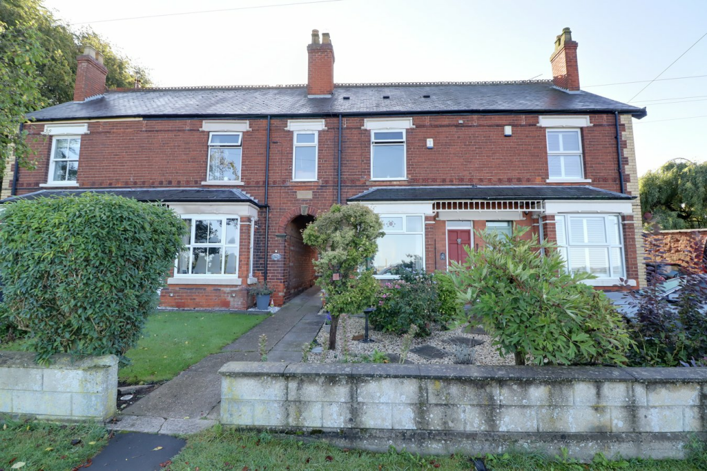 2 bedroom terraced house for sale in Brigg Field Villas, Wrawby, Brigg