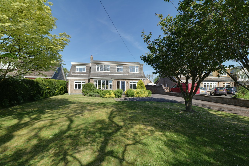 4 bedroom detached house for sale in Station Road, Grasby, DN38