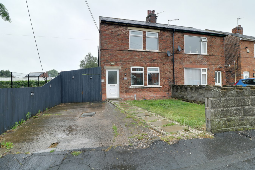 3 bedroom semidetached house for sale in Brigg Road, Broughton, Brigg