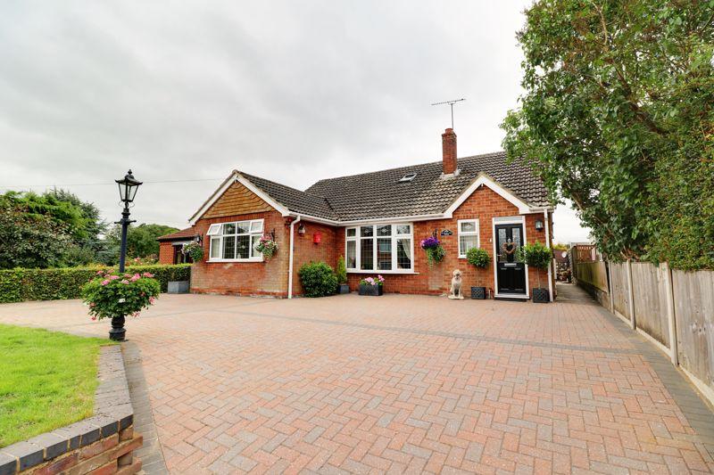 4 bedroom detached bungalow for sale in Brooklands Avenue, Broughton, DN20