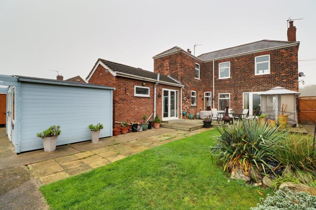 3 bedroom detached house for sale in Waterside Road, BartonUponHumber