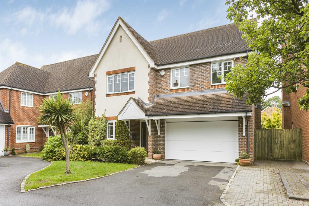 Main image of property: Barley Mead, Cox Green