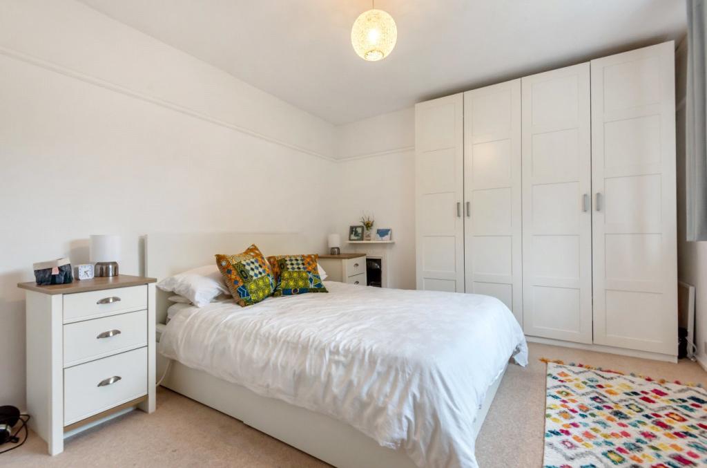 3 bedroom semidetached house for sale in Onslow Village, Guildford