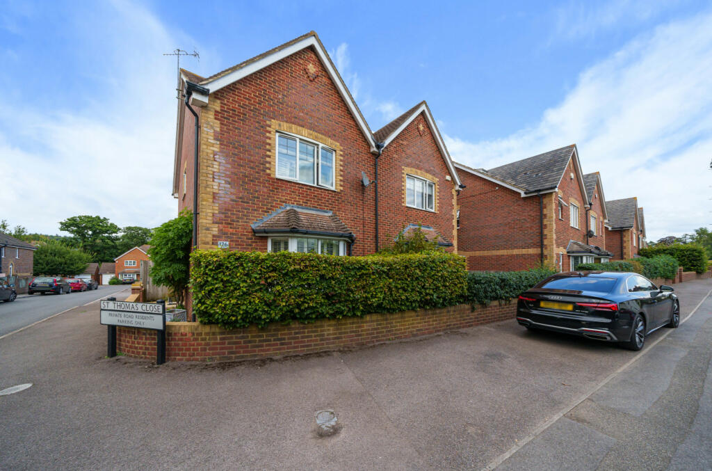 2 bedroom semidetached house for sale in New Road, Chilworth