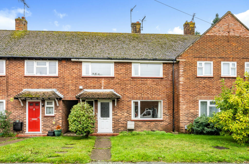 3 bedroom terraced house for sale in Bellfields, Guildford, Surrey, GU1