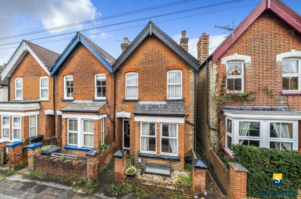3 bedroom end of terrace house for sale in Church Road, Guildford, Surrey, GU1