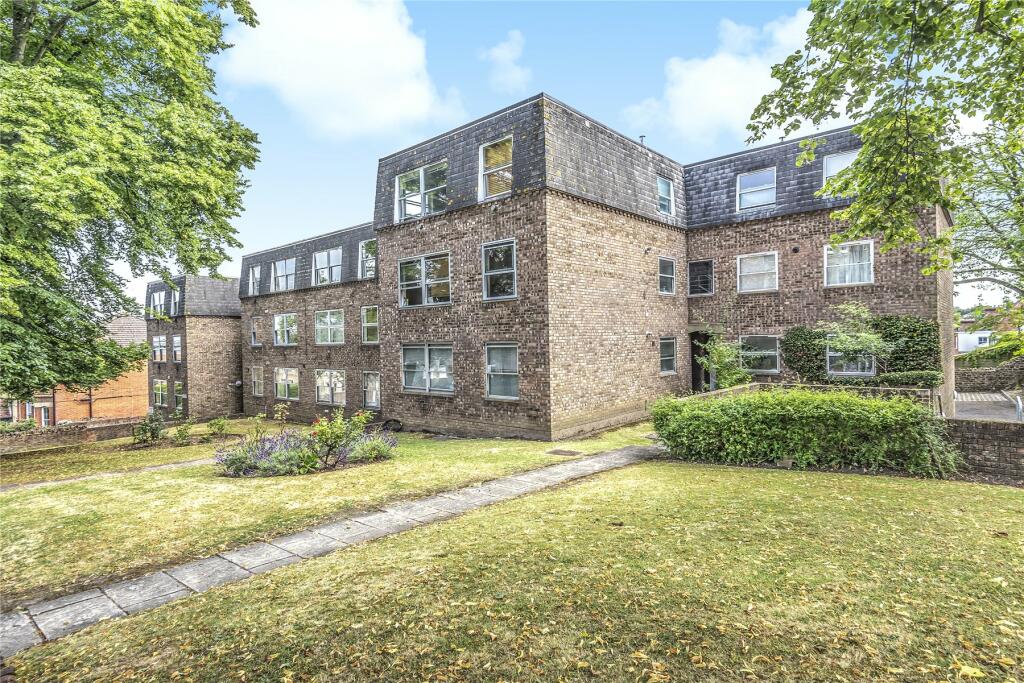 1 bedroom flat for sale in Jenner Road, Guildford, Surrey, GU1