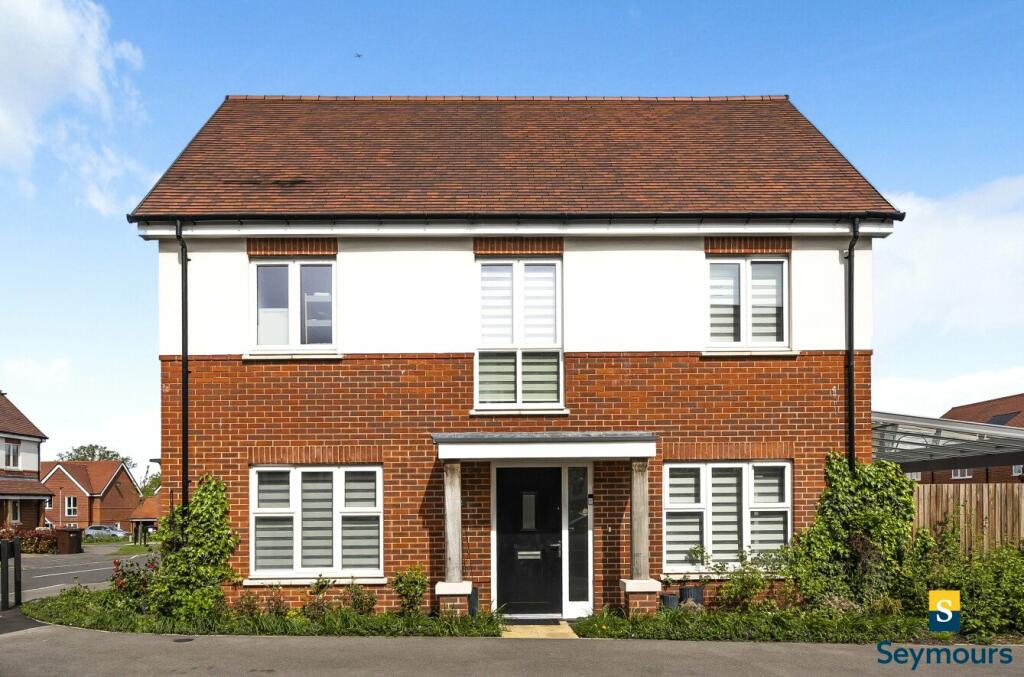 3 bedroom detached house for sale in Keens Lane, Guildford, Surrey, GU3