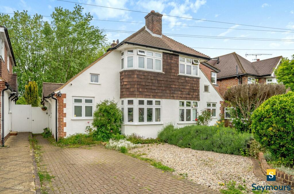 2 bedroom semidetached house for sale in Johnston Walk, Guildford