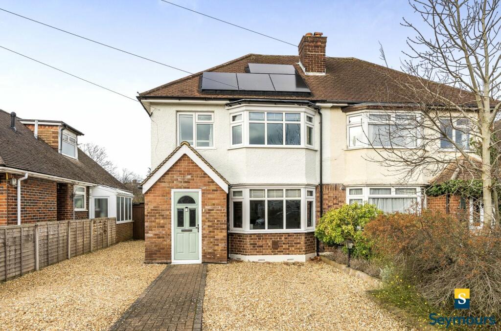 3 bedroom semidetached house for sale in Saffron Platt, Guildford