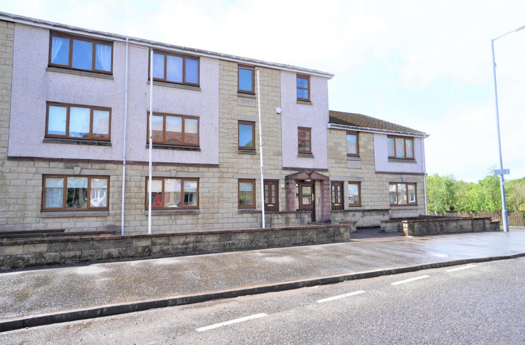 Main image of property: 196 Main Street, Lennoxtown, G66 7ES.