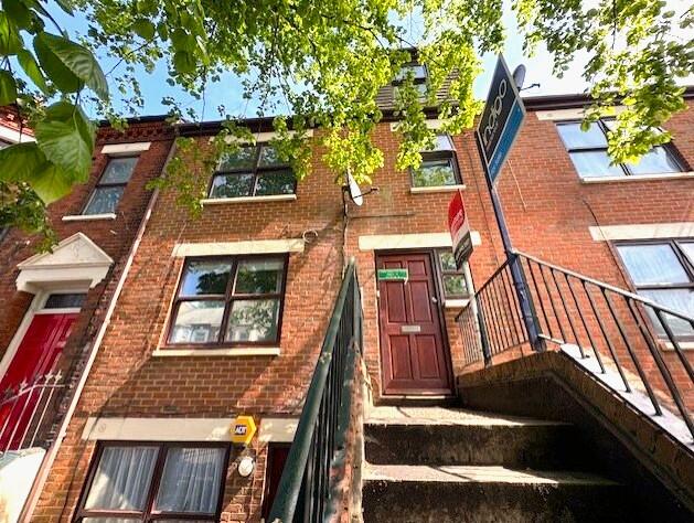 Main image of property: 7 Napier Road, Town Centre, Luton, LU1