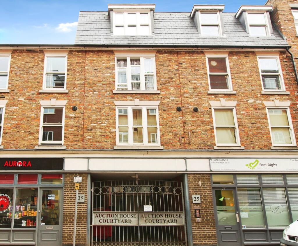 Main image of property: 25 John Street, Town Centre, Luton, LU1