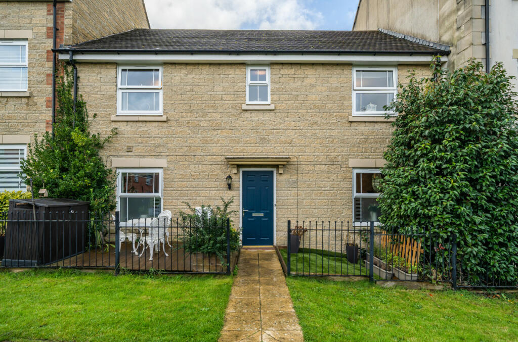 4 bedroom terraced house for sale in Swaledale Road, Warminster, BA12
