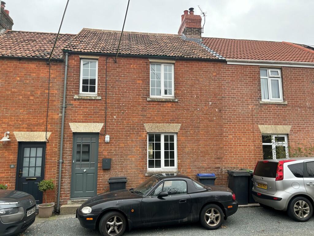 2 bedroom terraced house for sale in Upton Scudamore, BA12