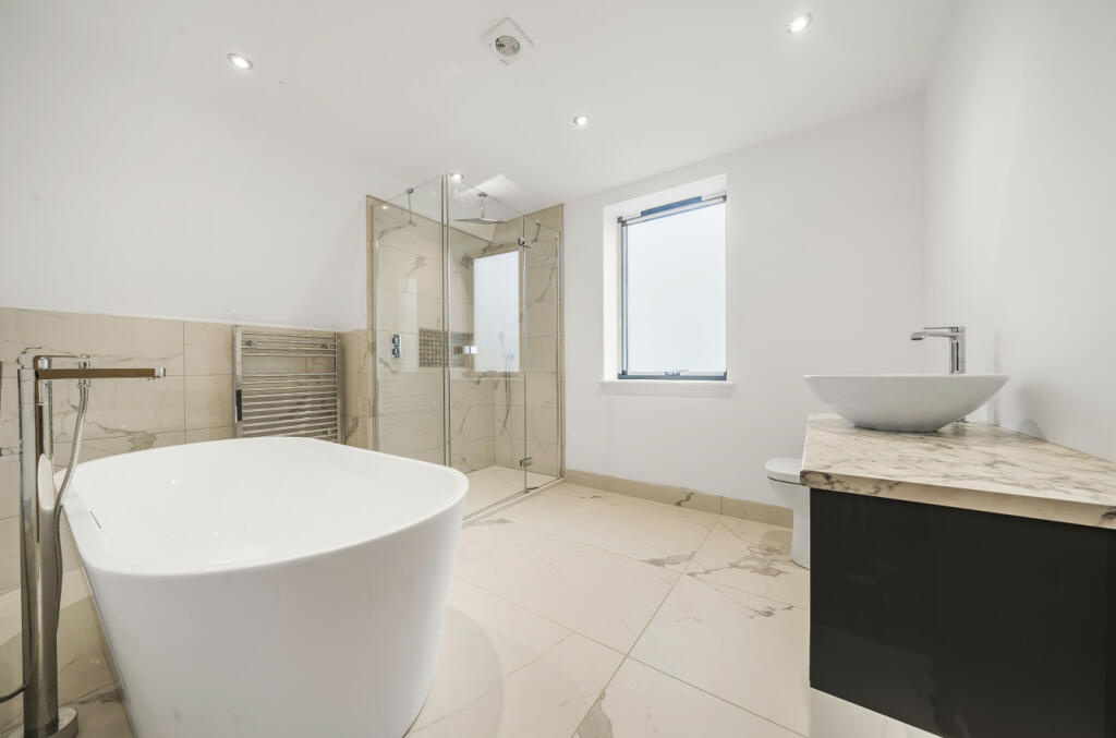 Additional property image - Victoria Mews, Frome, BA11