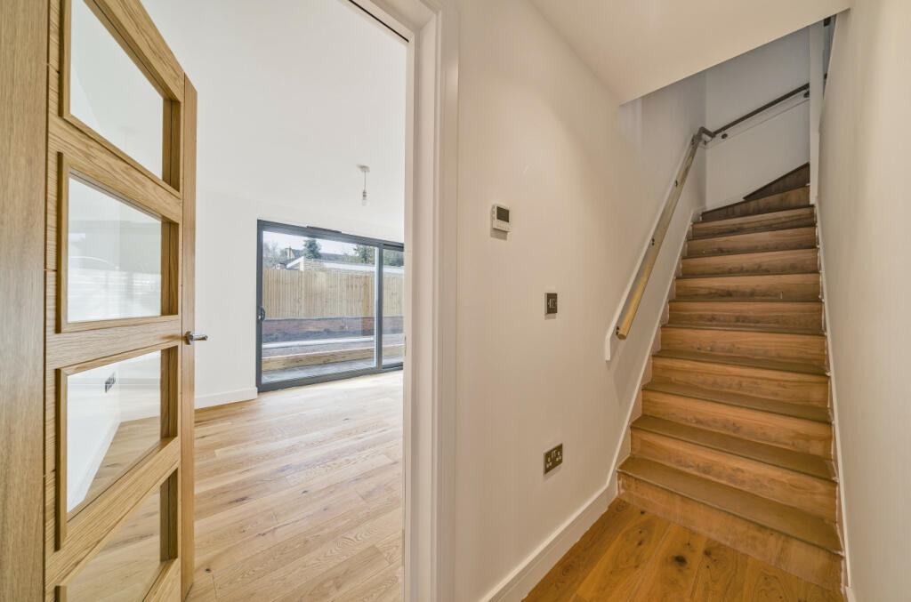 Additional property image - Victoria Mews, Frome, BA11