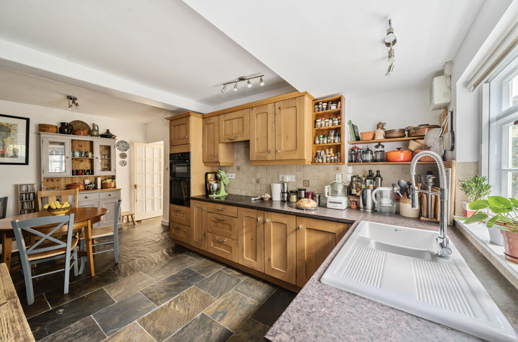 Additional property image - Catherine Street, Frome, BA11