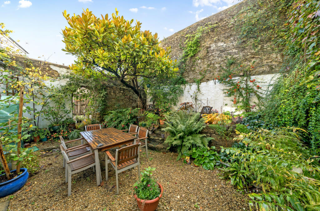 Additional property image - Catherine Street, Frome, BA11