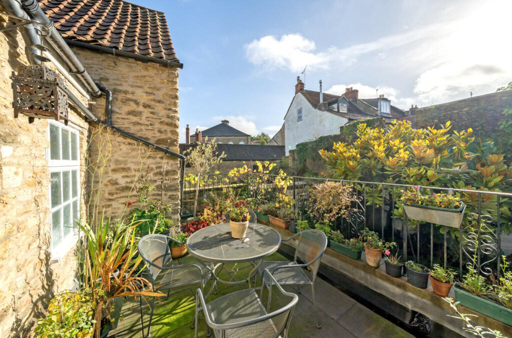 Additional property image - Catherine Street, Frome, BA11