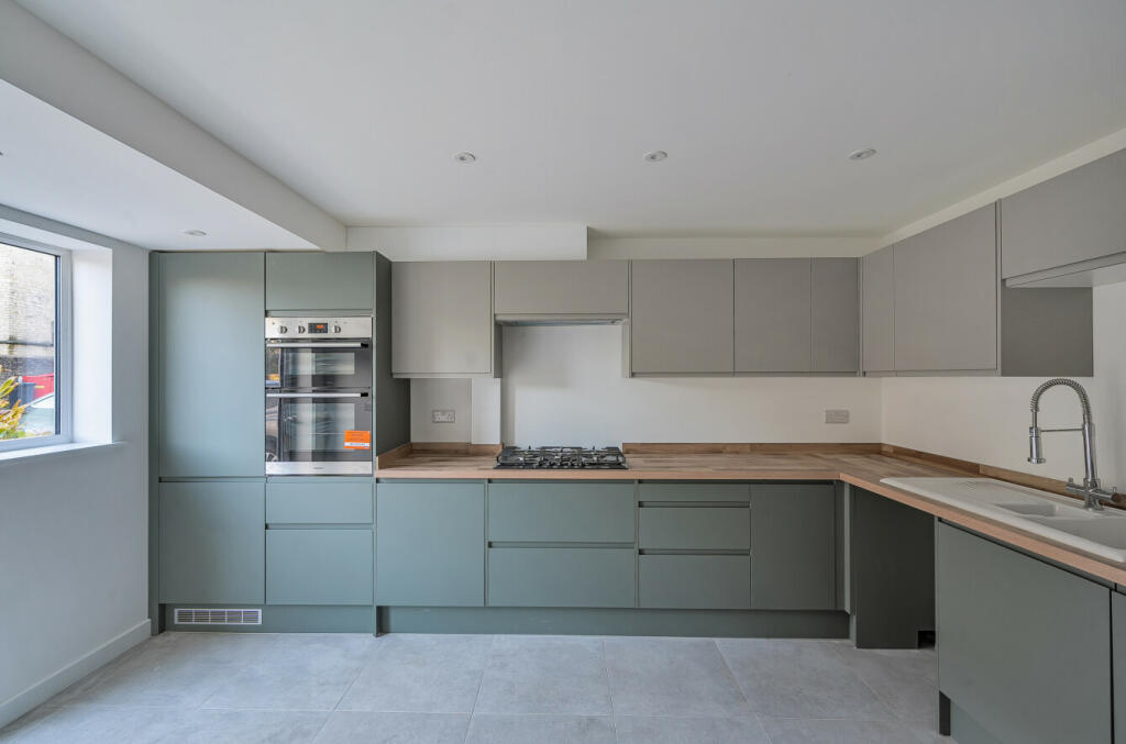 Additional property image - Bath Street, Frome, Frome, BA11