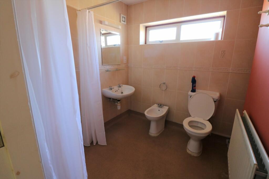 3 bedroom bungalow for sale in Hillcrest Drive, Little Sutton