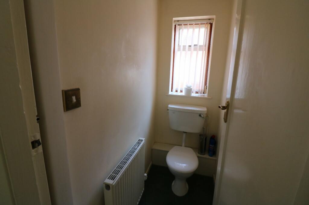 3 bedroom bungalow for sale in Hillcrest Drive, Little Sutton